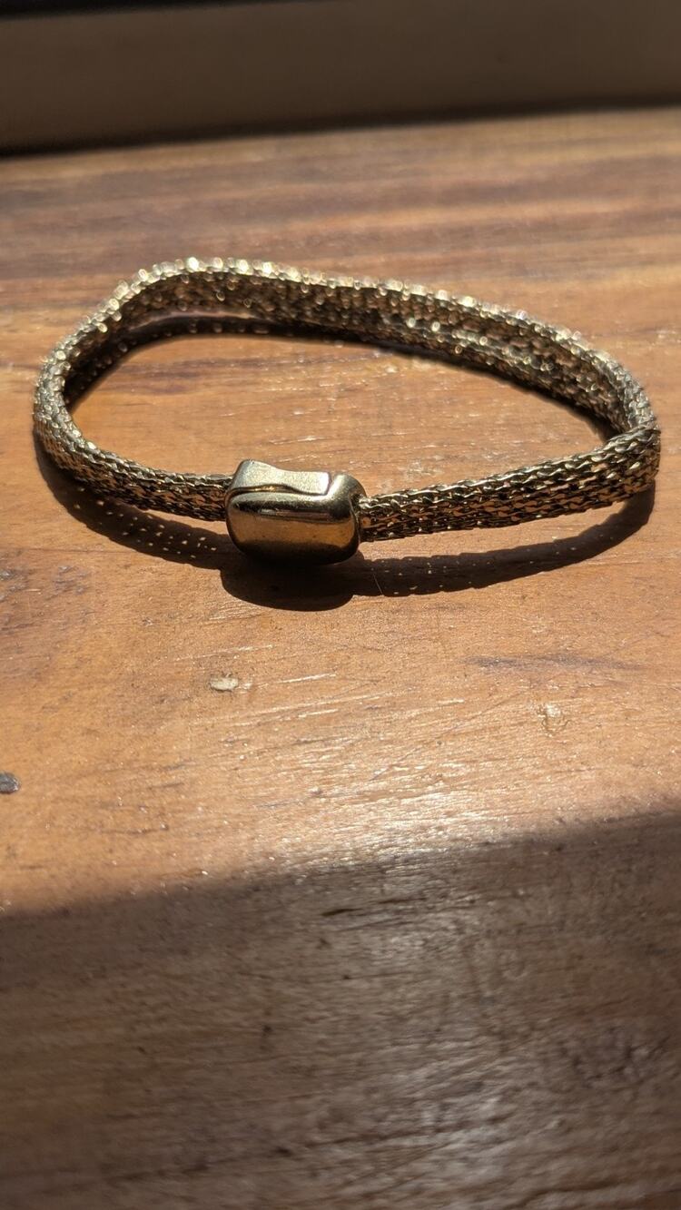 Vintage Monet Gold Tone Mesh Bracelet Magnetic Clasp Signed Designer Jewelry